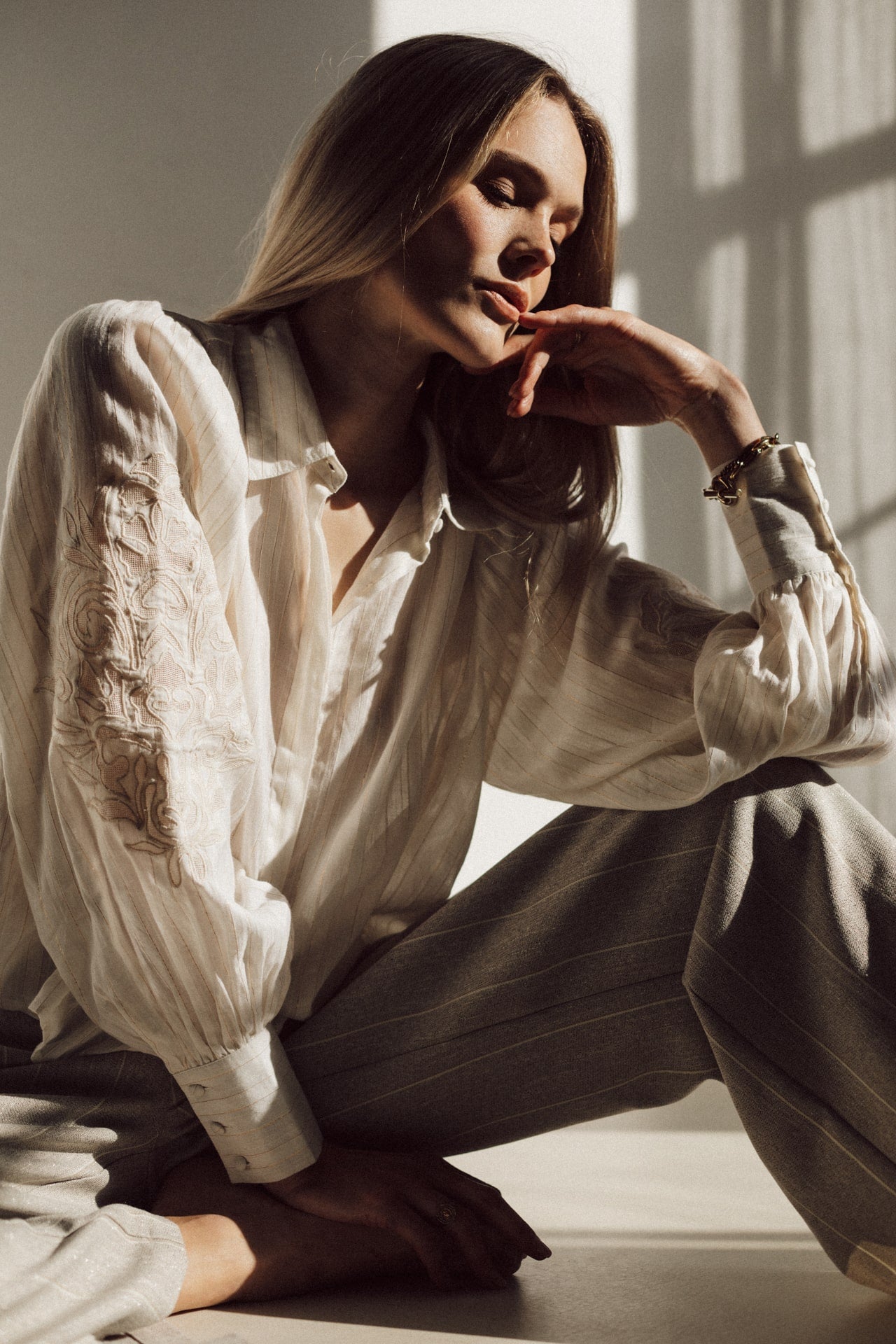 Meave blouse white cotton embroidery