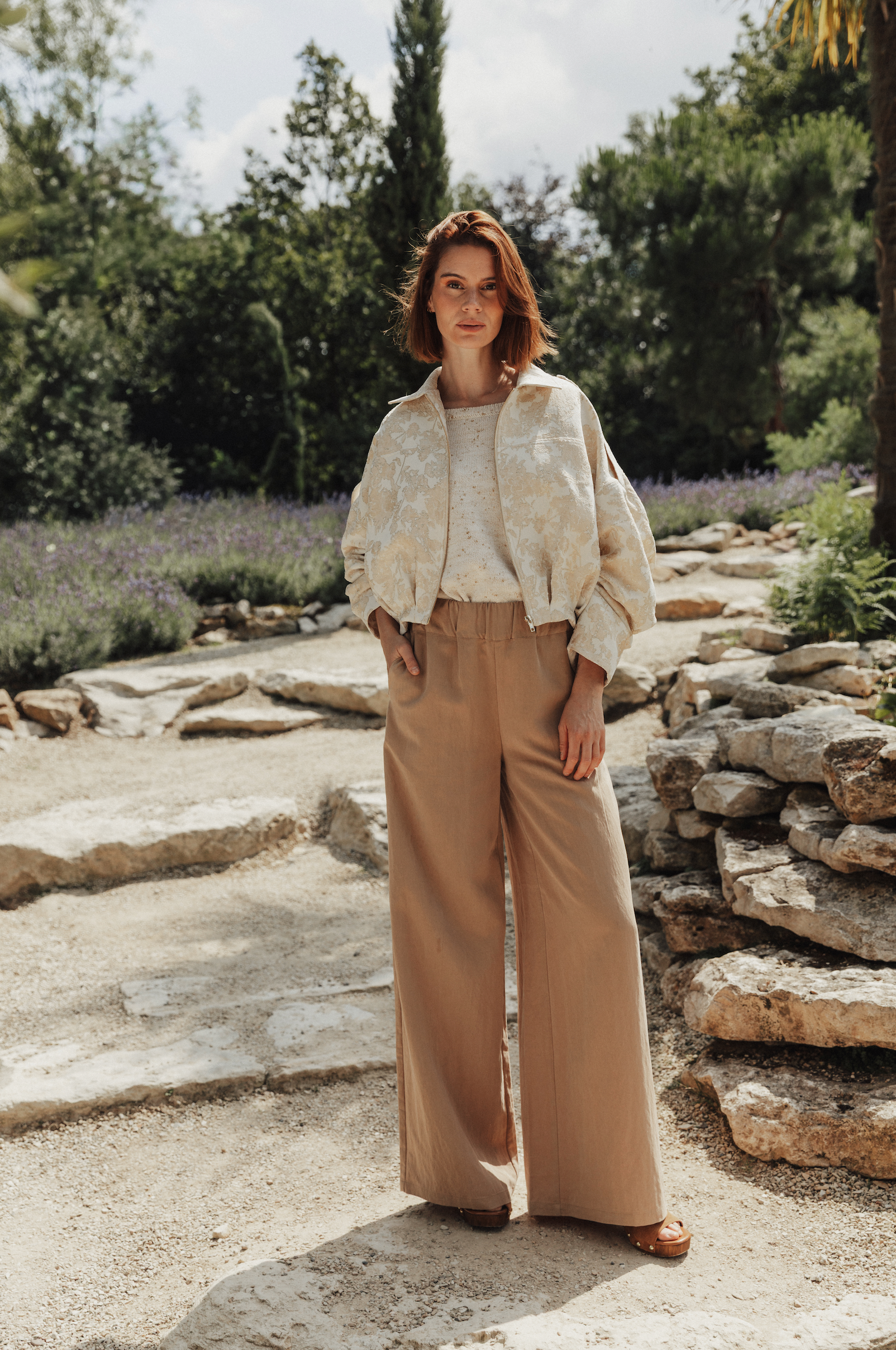 Honnete-atelier-Bella-bomberjacket-white-gold-