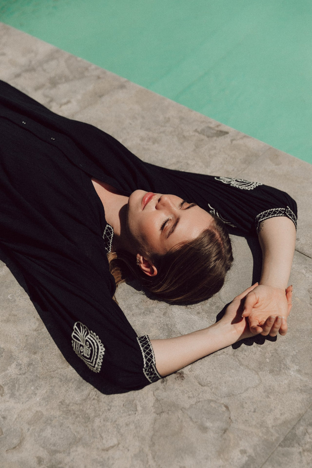 Sierra midi dress black embroidery