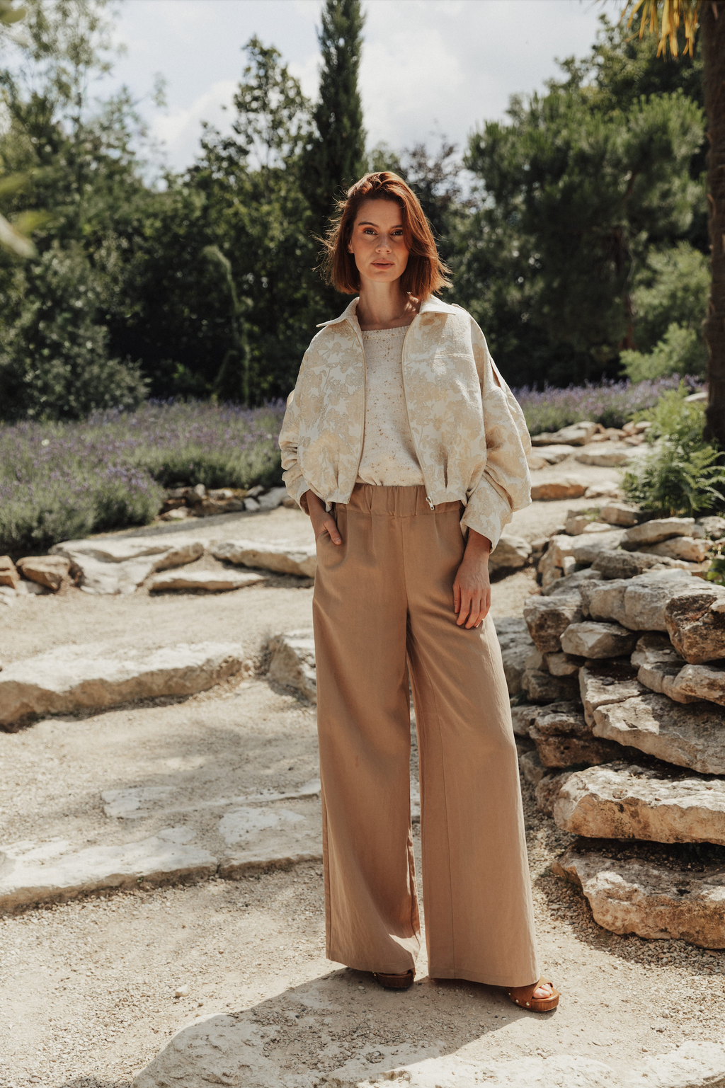 honnete-atelier-bella-bomberjacket-wit-goud-2