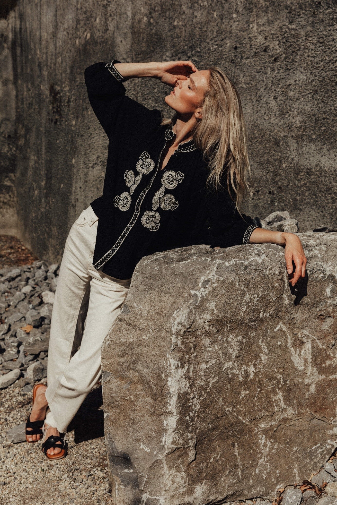 honnete-atelier-drew-blouse-zwart-katoen